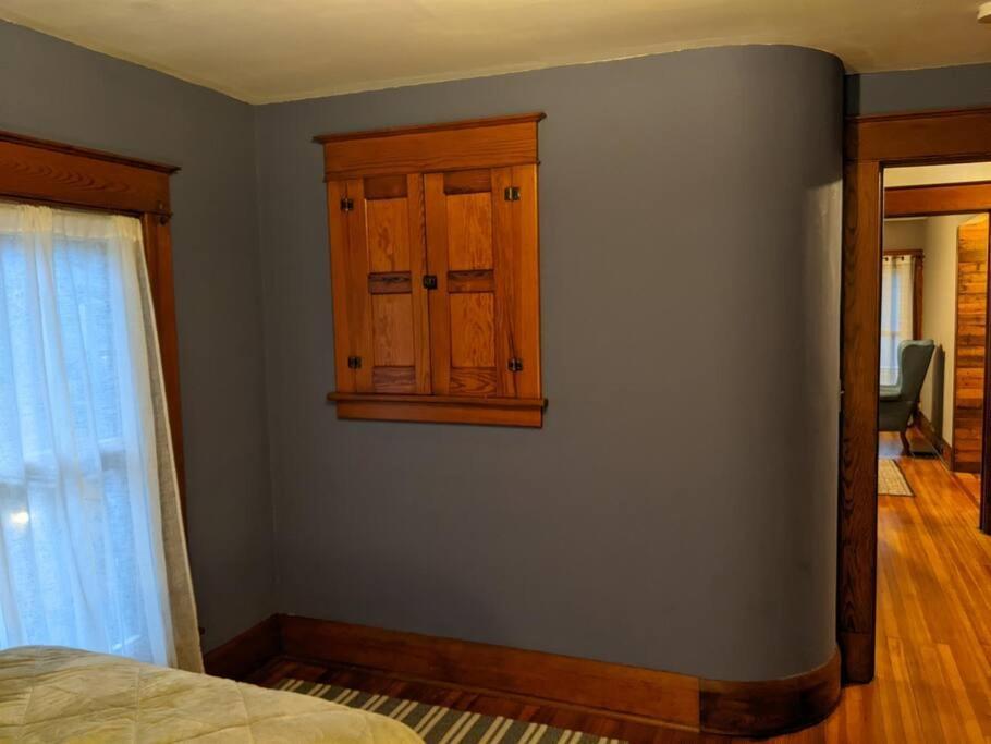 Large Bakery Apartment - Central Downtown Location Fredonia Экстерьер фото