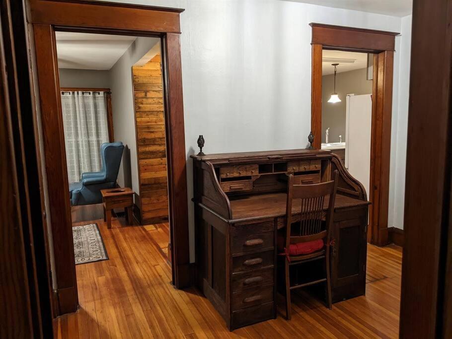 Large Bakery Apartment - Central Downtown Location Fredonia Экстерьер фото
