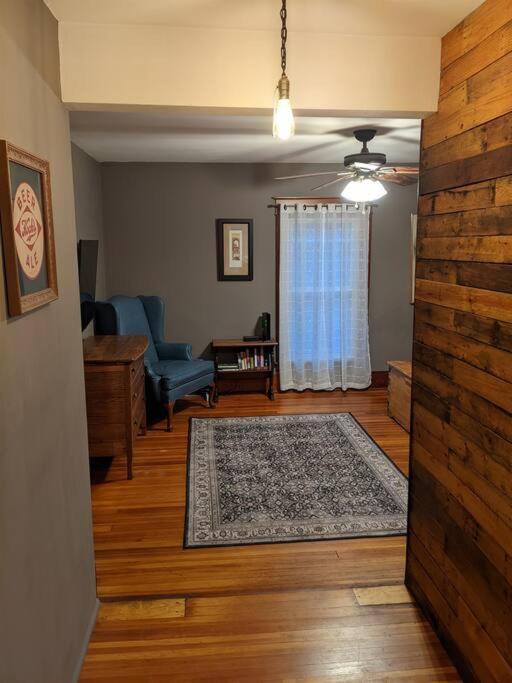 Large Bakery Apartment - Central Downtown Location Fredonia Экстерьер фото